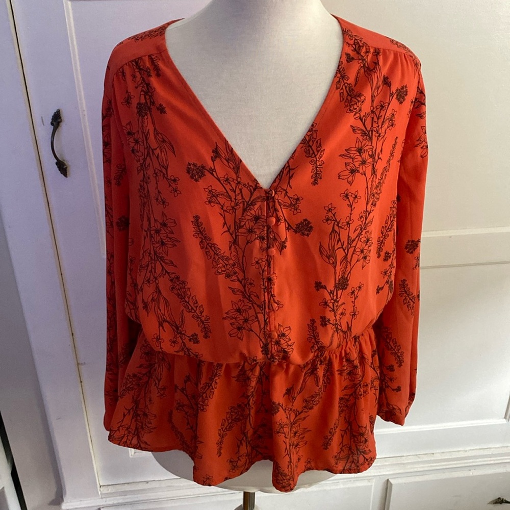 Coral floral peplum blouse with buttons worthington brand like new condition